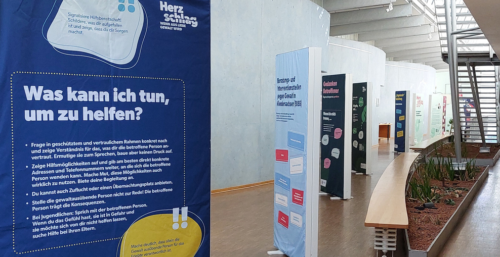 Fotografie zeigt Ausschnitt aus Wanderausstellung Herzschlag